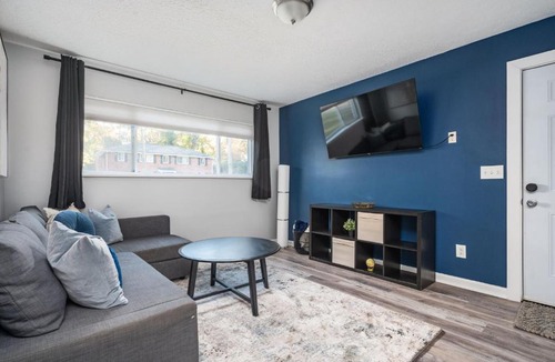 College Park Apartment | The Traveler's Retreat, 5 mins to airport and 15 mins to downtown
