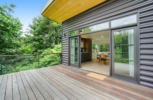 Seaview Hotel | The Treehouse