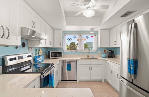 East Rocks House | The Turtle Nest: Charming Pool Home in East Rocks!