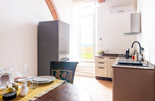Sovicille Apartment | The Tuscan arches - with 3 garden accesses!