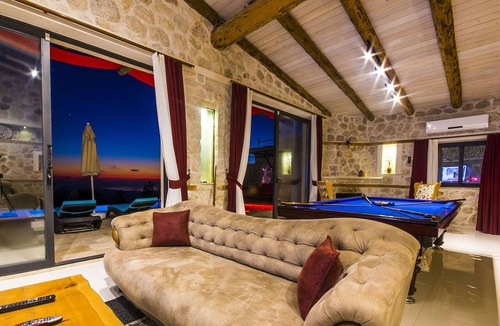 Islamlar Villa | The Ultimate Secluded Honeymoon Villa, Indoor and Outdoor Pool and Jacuzzi