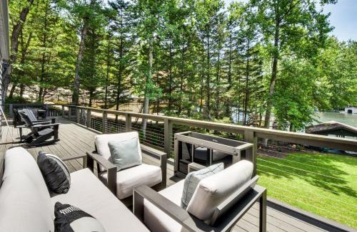 Wiley House | The Ultimate Luxury Retreat on Lake Burton!
