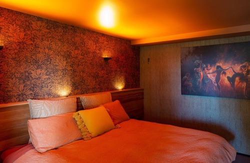 Tahunanui Apartment | The Upside Down - Perfect Haven for Couples & Solo Escapes in Nelson