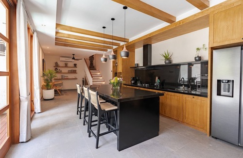 Seminyak Villa | The Urban Retreat 5BR Villa Dua– New Private Villa with Pool, Gym, Butler & Cook