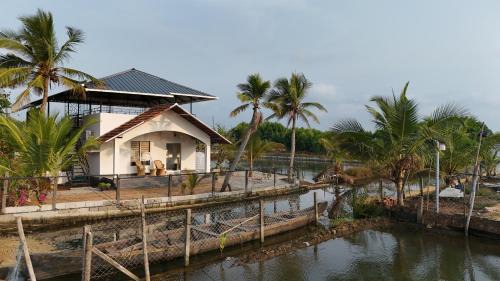 Munroe Island House | The Varghese Beth