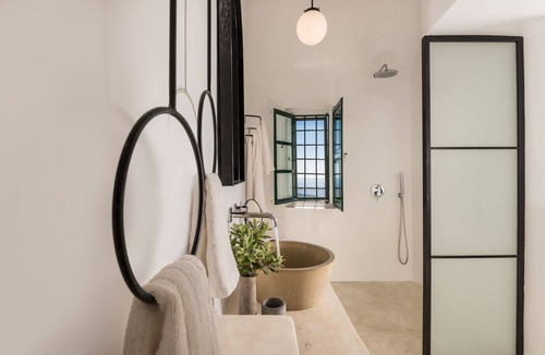Imerovigli Hotel | The Vasilicos
