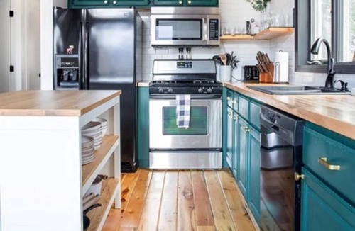 Stratton and Bromley Ski Areas Ski Chalet | The Vermont Hideaway. Cozy up in this newly remodeled chalet.