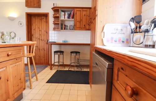 Graveney House | The View: A Serene Escape