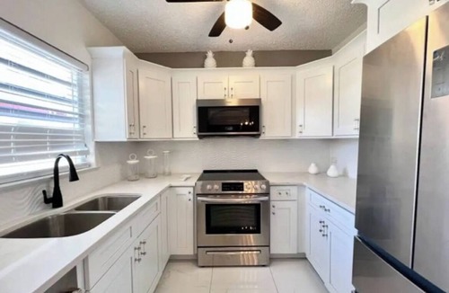 Estate East Street Condo | The View ll!