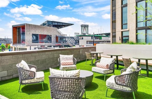Buzzard Point Apartment | The View - Navy Yard Washington DC