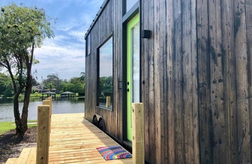 Northwest Orlando House | The View - Waterfront Tiny Home