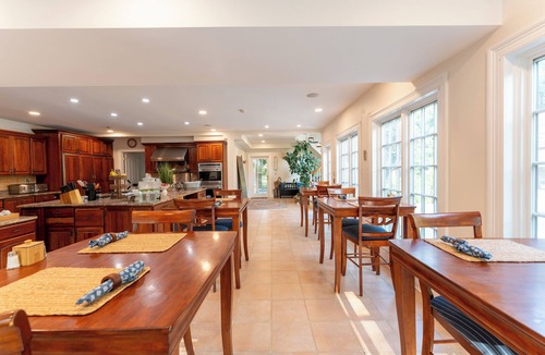 Westerly Bed & Breakfast | The Villa Bed & Breakfast