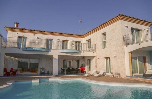 Noci Villa | THE VILLA OF ARTISTS