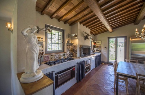 Amelia Villa | The Villa on the Ancient Walls 5 *L