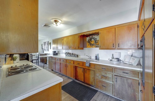New London Condo | ‘The Village Loft’ ~ Boutique Dtwn New London Stay