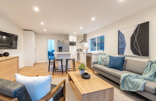 Grey Lynn Villa | The Village Reserve, Lower Reserve