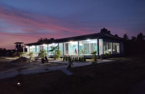 Prakhon Chai Hotel | The Village
