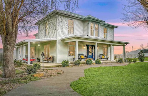 Bentonville House | The Ville-Guesthouse