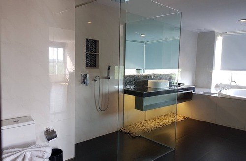 Danok Hotel | The Vista Hotel