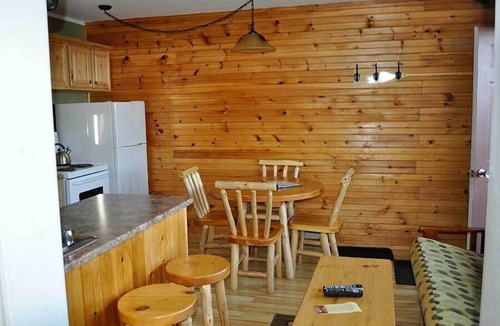 Batchawana Bay Hotel | The Voyageurs' Lodge
