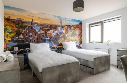 Upton Hotel | The Voyager