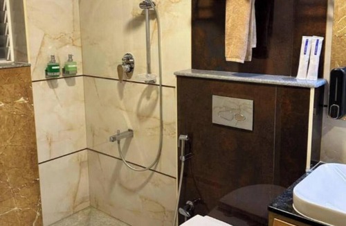 Thiruthani Hotel | THE VP RESIDENCY TOWERRS