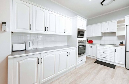 Nowra House | The Waratah Escape Nowra