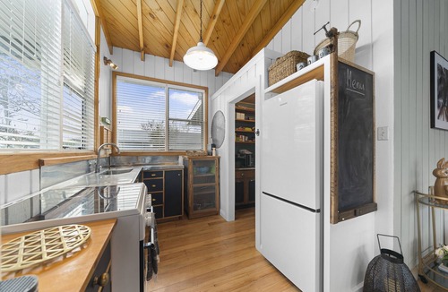 Martinborough Cottage | The Walnut Tree House - Martinborough Holiday Home