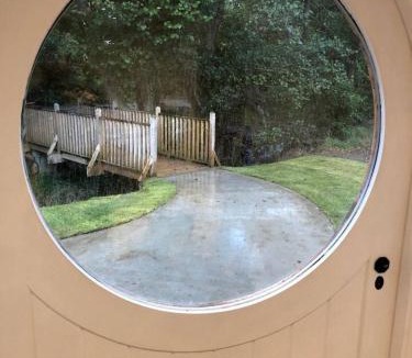 Loch Tay Villa | The Warren - Hobbit House and Hot Tub at Loch Tay