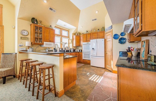 Colington House | The Watch Tower - KDH MP 6.5, Ocean View, 12 Yds to Beach, Pool, Hot Tub, Tiki Bar, Flex Stays