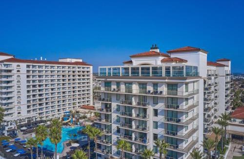 Huntington Beach Resort | The Waterfront Beach Resort, A Hilton Hotel