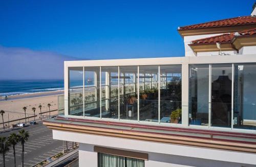 Huntington Beach Resort | The Waterfront Beach Resort, A Hilton Hotel
