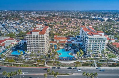 Huntington Beach Resort | The Waterfront Beach Resort, A Hilton Hotel
