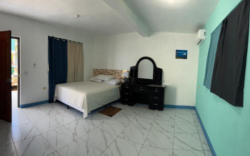 Corn Island Hostel | The Wave Hostel Corn Island
