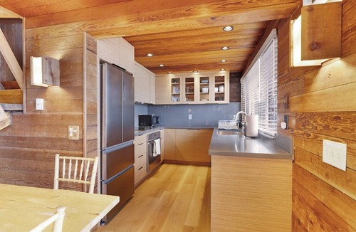 Aptos House | The Waves – Spacious, Stylish Beach Retreat