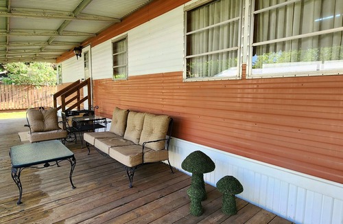 White Cloud House | The Way Back - Groovy 1970s Time Capsule – Retro Vibes, Modern Comfort!