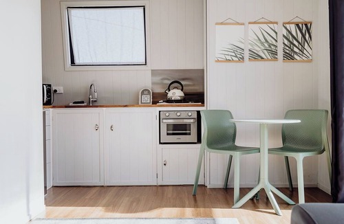 Hokitika Apartment | The Wee Snug - A Tiny Home with a Big Heart