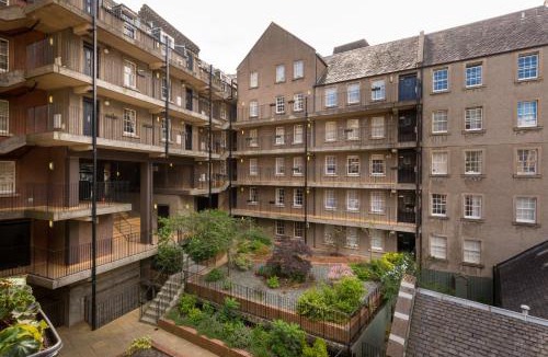 Old Town Apartment | The Wee Thistle