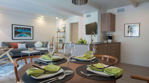 Uptown Design District House | The Weekend by AvantSay