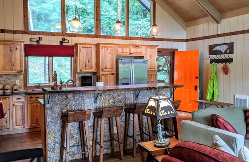 Seven Devils Cabin | THE WEEKENDER: A Boutique Mountain Retreat