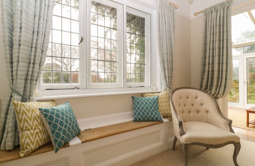 Bournemouth Cottage | THE WELL HOUSE, pet friendly, luxury holiday cottage in Bournemouth
