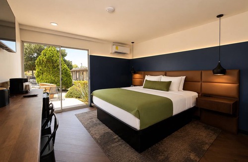 Page Hotel | The Wesley Hotel