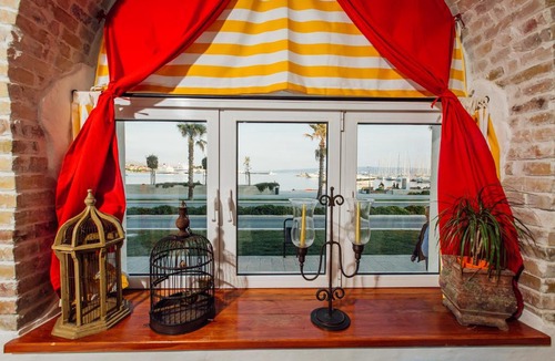 Split House | The West Coast Apartment