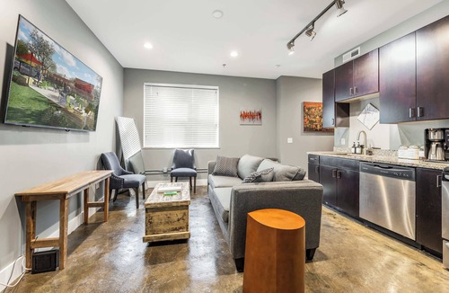 Roanoke Apartment | The West End Flats