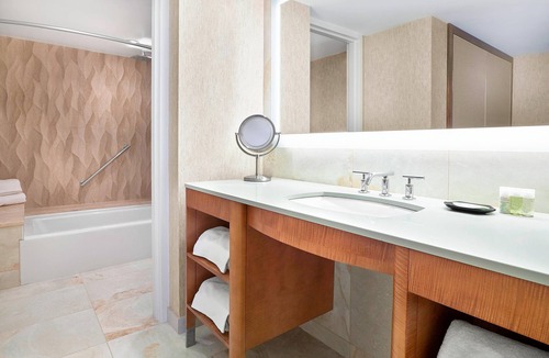 Downtown Edmonton Hotel | The Westin Edmonton