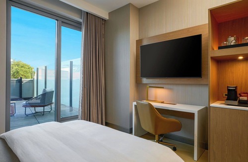 Queens Hotel | The Westin Flushing Laguardia Airport