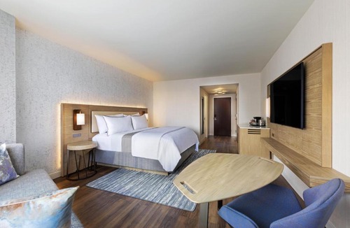 The Waterfront Hotel | The Westin Jersey City Newport