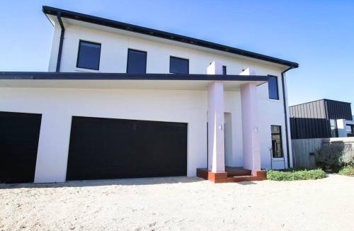 Warrnambool House | The Wetlands