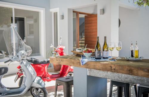 Hermanus Bed & Breakfast | The Whale on Main B&B