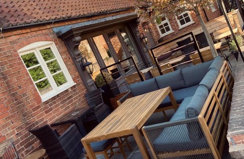Bingham Hotel | The Wheatsheaf Pub, Kitchen & Rooms